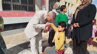 وكيل تعليم الشرقيةيتفقد مدرسة القرين لمتابعة سير الدراسة وتفعيل الأنشطة