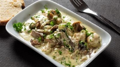 طريقة تحضير دجاج بالبشاميل والفطر