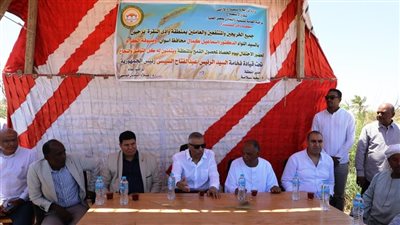 محافظ أسوان يستمع لمطالبهم ومشاكلهم|تفاصيل 