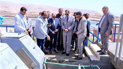 محافظ سوهاج يتفقد رصف طريق جرجا بندار العسيرات بطول 9 كيلو متر