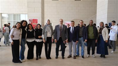 طلاب الجامعة المصرية اليابانية يطلقون حملات توعية صحية لتعزيز الوعي بالأمراض المزمنة
