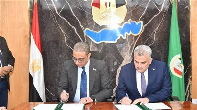 محافظ الفيوم ومدير حماية البحيرات يوقعان بروتكول لإعادة التوازن البيئي لبحيرة قارون