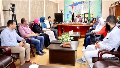 رئيس مياه الفيوم يكرم فريق المعامل لحصولهم على المركز الأول في جودة المراقبة 