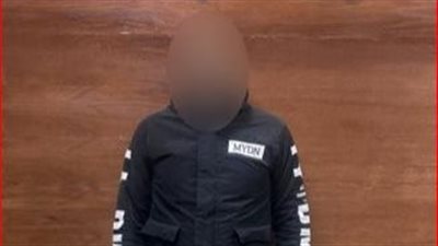 ضبط المتهم بفرض إتاوات على السيارات بمصر القديمة