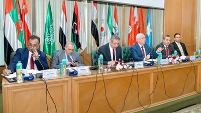 حقوق المنصورة  تناقش تأثير السياسات الجمركية الأمريكية على الاقتصاد العالمي 