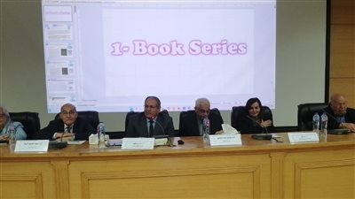 رئيس البحوث الزراعية يعقد اجتماعًا موسعًا لاستعراض خطة التطوير وإعادة الهيكلة