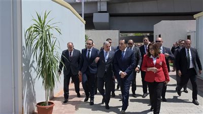 مدبولي يتفقد أعمال إنشاء السوق الحضرية المُجمعة بحي أول مدينة الإسماعيلية