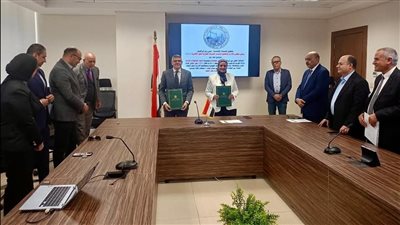 نقل الكهرباء توقع عقد لنقل الطاقة من 6 محطات طاقة شمسية