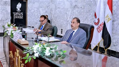 محافظ سوهاج يبحث استعدادات استقبال أعياد القيامة وشم النسيم