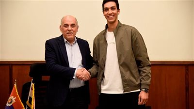 الصيد يجدد عقد البطل الأوليمبي سيف عيسى لمدة 4 سنوات.. صور 