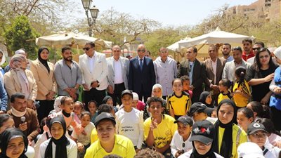 محافظ المنيا يشارك في احتفال يوم اليتيم 