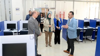 رئيس جامعة المنصورة يتابع  سير العمل بالمشروعات الجديدة