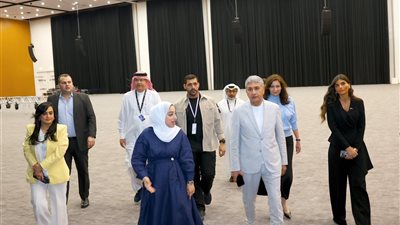 وزير السياحة يناقش آليات الترويج للوجهات السياحية مع نظيرته بالبحرين