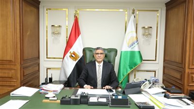 محافظ الجيزة يهنئ قداسة البابا تواضروس بعيد القيامة المجيد