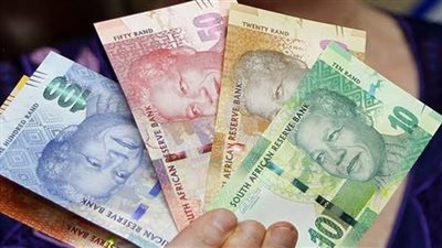 تراجع عملة جنوب أفريقيا مع ترقب الأسواق لأخبار الرسوم الجمركية