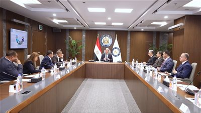 وزير البترول والثروة المعدنية يلتقي أعضاء لجنتي الطاقة بالنواب والشيوخ