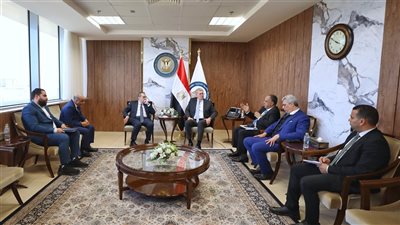 وزير البترول والثروة المعدنية يلتقي الرئيس التنفيذي لشركة 