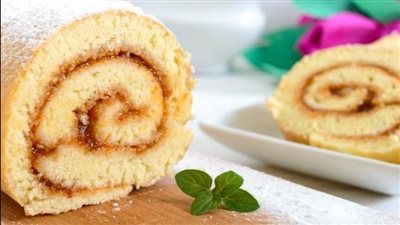 طريقة عمل سويسرول مربى المشمش بخطوات سهلة ومذاق لذيذ