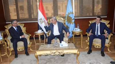 محافظ الغربية يؤكد استمرار العمل لتطوير المنظومة التموينية 