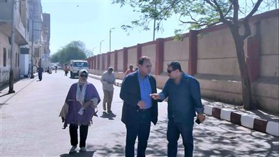 سكرتير مساعد سوهاج يتابع أعمال النظافة والتجميل بمحيط الكنائس استعدادًا لعيد القيامة