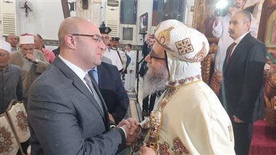 محافظ بني سويف يشهد مراسم صلاة قداس عيد القيامة المجيد بمطرانية ببا