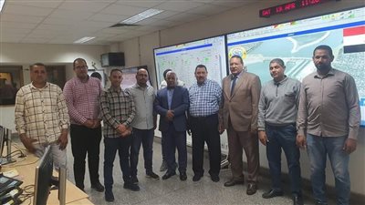 رئيس المحطات المائية يتفقد سير العمل بمحطة كهرباء أسيوط