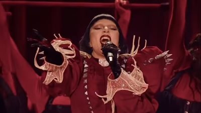 ليدي جاجا تتعرض لموقف محرج خلال حفلها بمهرجان كوتشيلا 