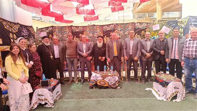 رئيس جامعة سمنود يزور كنيسة الشهيد أبانوب لتقديم التهاني بعيد القيامة