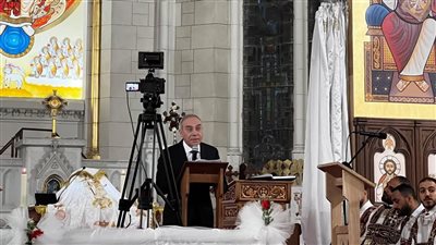 السفير علاء يوسف يُشارك في قداس عيد القيامة المجيد بباريس ويهنئ الجالية القبطية  