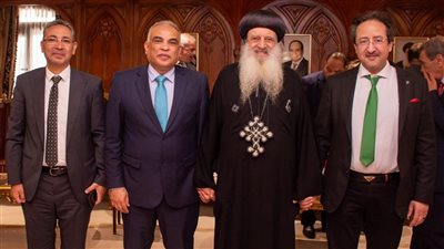 رئيس جامعة طنطا يهنئ الانبا بولا مطران طنطا وتوابعها بعيد القيامة المجيد 