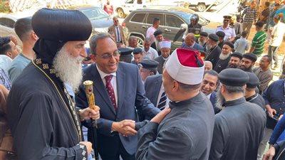 محافظ قنا يزور 3 مطرانيات للتهنئة بعيد القيامة ويُوفد مندوبًا لتهنئة الكاثوليك 