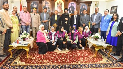 محافظ أسيوط يزور كاتدرائية رئيس الملائكة ومطرانية الأقباط الكاثوليك 
