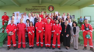 وزير البترول والثروة المعدنية يتفقد مجمع إدكو للغاز الطبيعي المسال