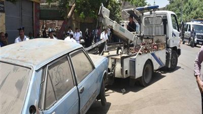 رفع 40 سيارة ودراجة نارية متهالكة من الشوارع