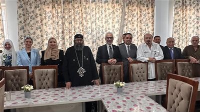 السفير مؤيد الضلعي ينقل تهنئة الرئيس السيسي للجالية المصرية القبطية في رومانيا بعيد القيامة المجيد   