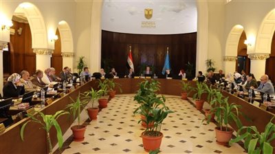 مجلس الدراسات العليا والبحوث يناقش الاتفاقيات الدولية بالعملية التعليمية بجامعة الإسكندرية