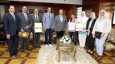 محافظ بني سويف يُكرّم البطلة 