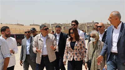 جولة لمستشاري رئيس الجمهورية لمتابعة انتظام العمل بالتشغيل التجريبي للمنطقة الأثرية لأهرامات الجيزة