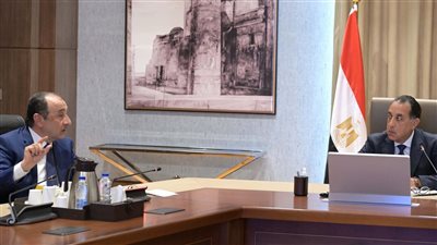 مدبولي يتابع آخر مستجدات مشروعات تطوير صناعة الغزل والنسيج