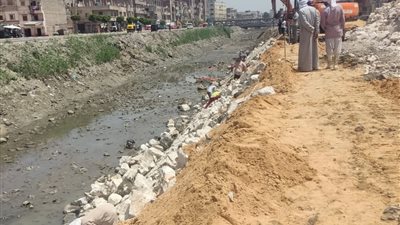 رئيس أبو المطامير يتفقد أعمال تطوير  كونيش ترعة الحاجر