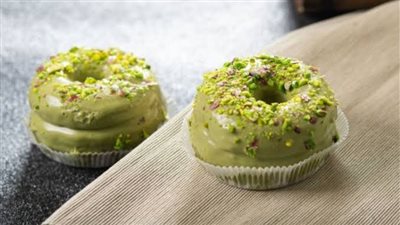 طريقة عمل دونات بحشوة كريمة الفستق