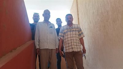 مدير عام نجع حمادي يتابع انتظام الدراسة بالمدارس 