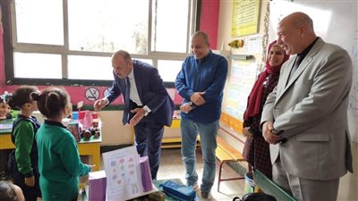 ممنوع الغياب.. مدير مديرية التربية والتعليم يتفقد مدارس الإسكندرية لمتابعة انتظام الدراسة