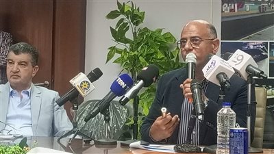 رئيس الطرق والكباري: نسب تنفيذ الجسور تخطت 80 % بمسار الخط الأول للقطار الكهربائي السريع