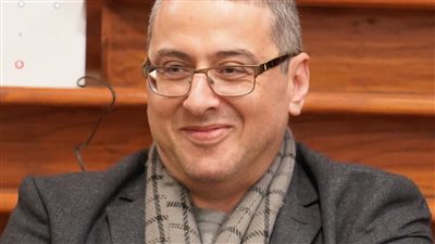 وزير الثقافة يهنئ الأديب محمد سمير ندا لفوزه بجائزة البوكر