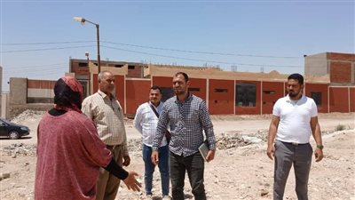 محافظ سوهاج يعلن تسليم قطعة أرض لإقامة مصنع لتجفيف البصل والثوم بالكوثر