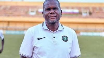 مدرب منتخب نيجيريا يشيد باستضافة مصر لكأس الأمم للشباب 