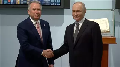 الرئيس الروسي يجري محادثات مع المبعوث الرئاسي الأمريكي في موسكو