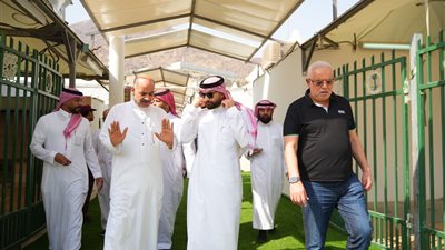 وفد غرفة السياحة يجتمع بشركات الطوافة في السعودية ويبحث تجهيزات خدمات الموسم