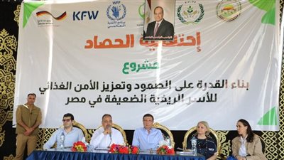 محافظ الشرقية للمزارعين: لا تهاون في توريد القمح أنتم في مهمة قومية 